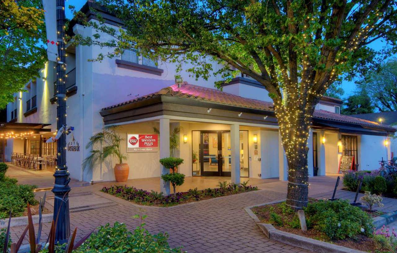 Best Western Plus Palm Court Hotel Davis Exteriér fotografie