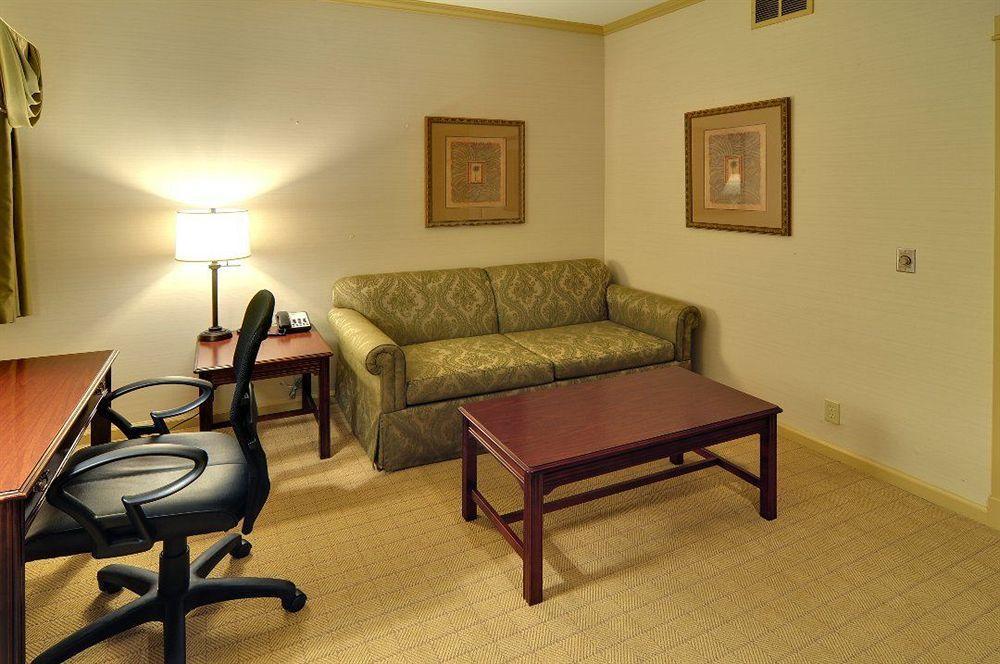 Best Western Plus Palm Court Hotel Davis Exteriér fotografie