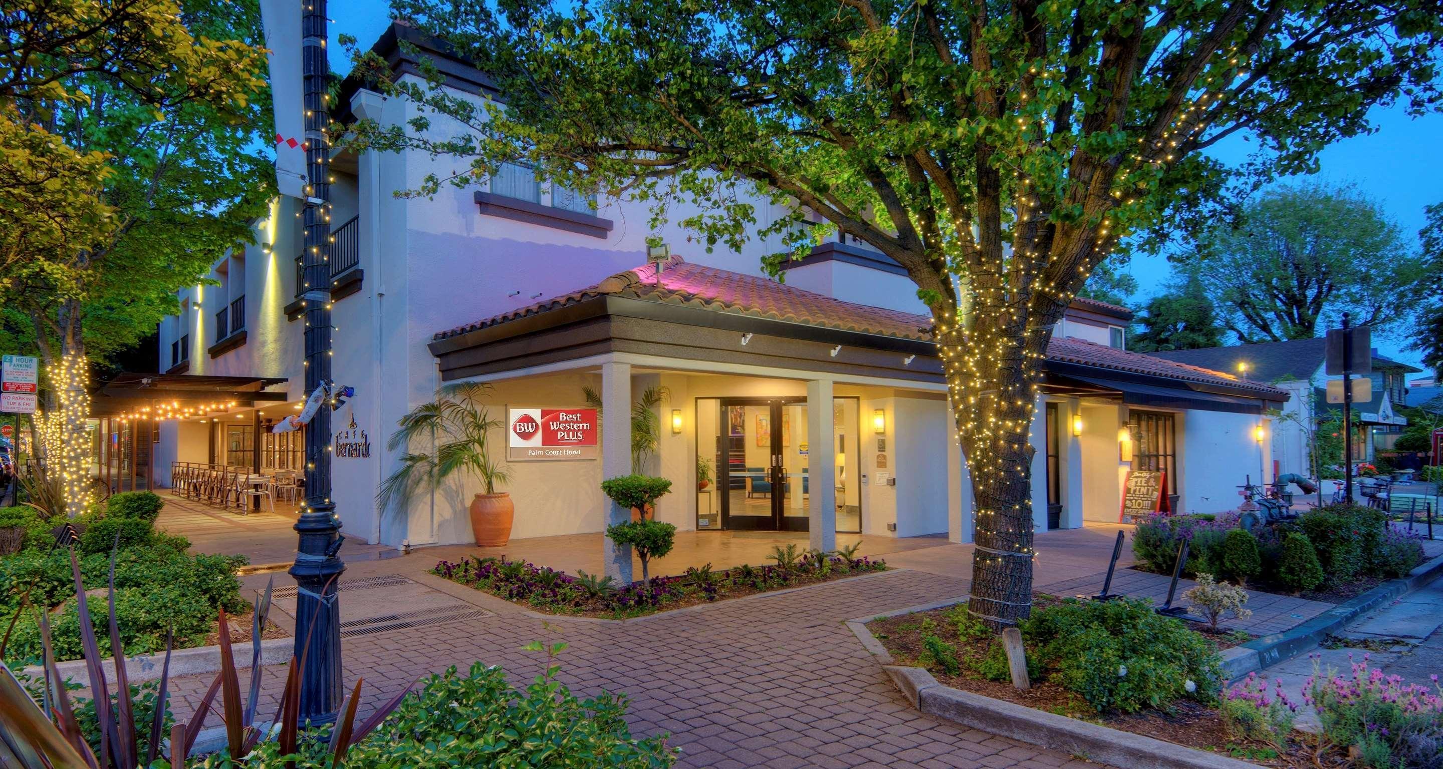 Best Western Plus Palm Court Hotel Davis Exteriér fotografie