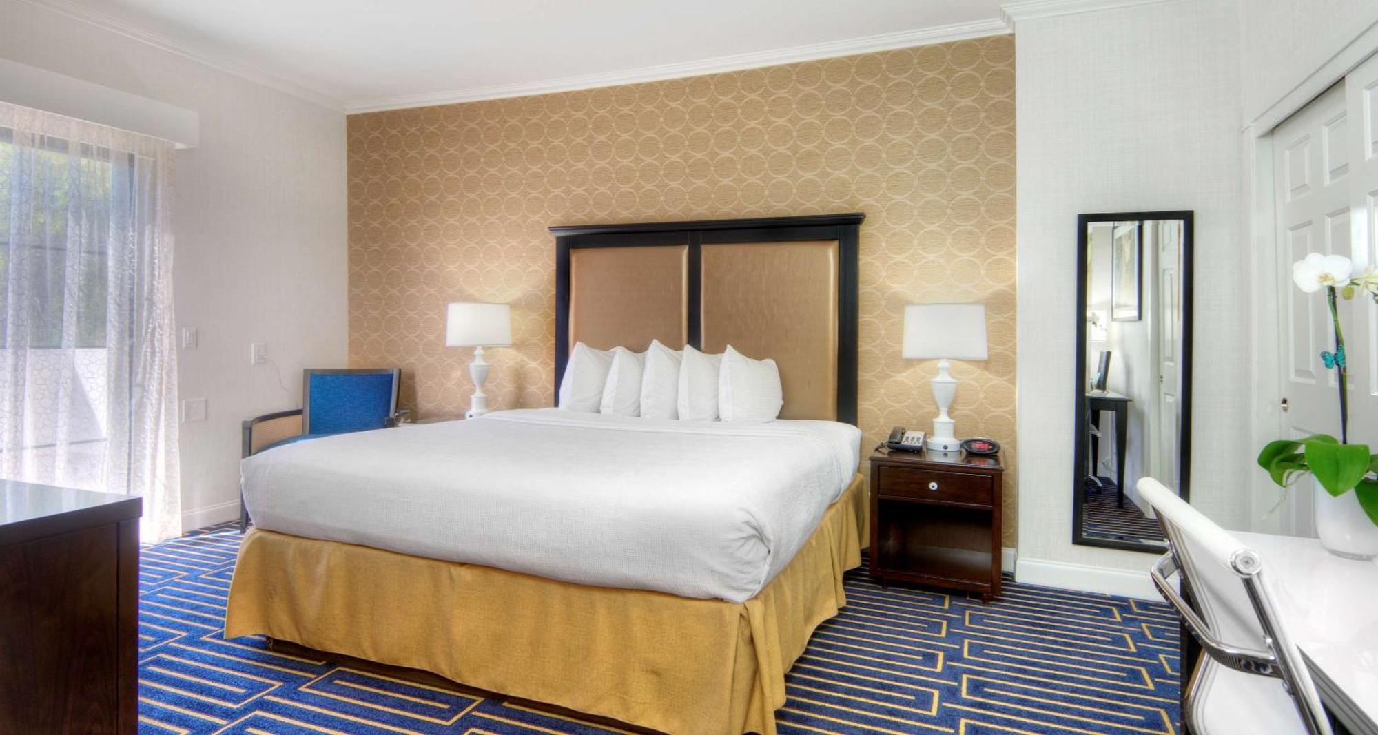 Best Western Plus Palm Court Hotel Davis Exteriér fotografie