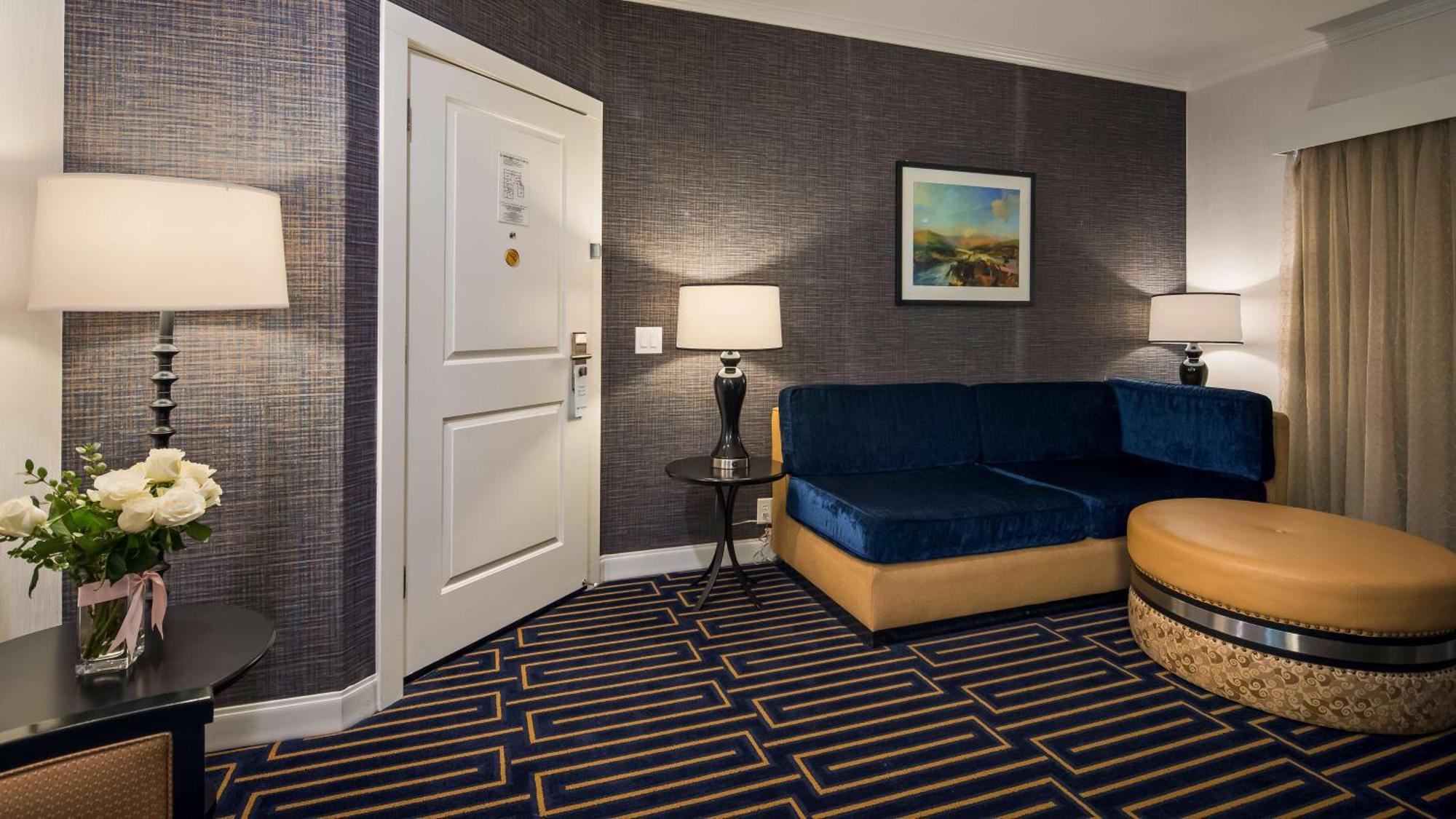 Best Western Plus Palm Court Hotel Davis Exteriér fotografie