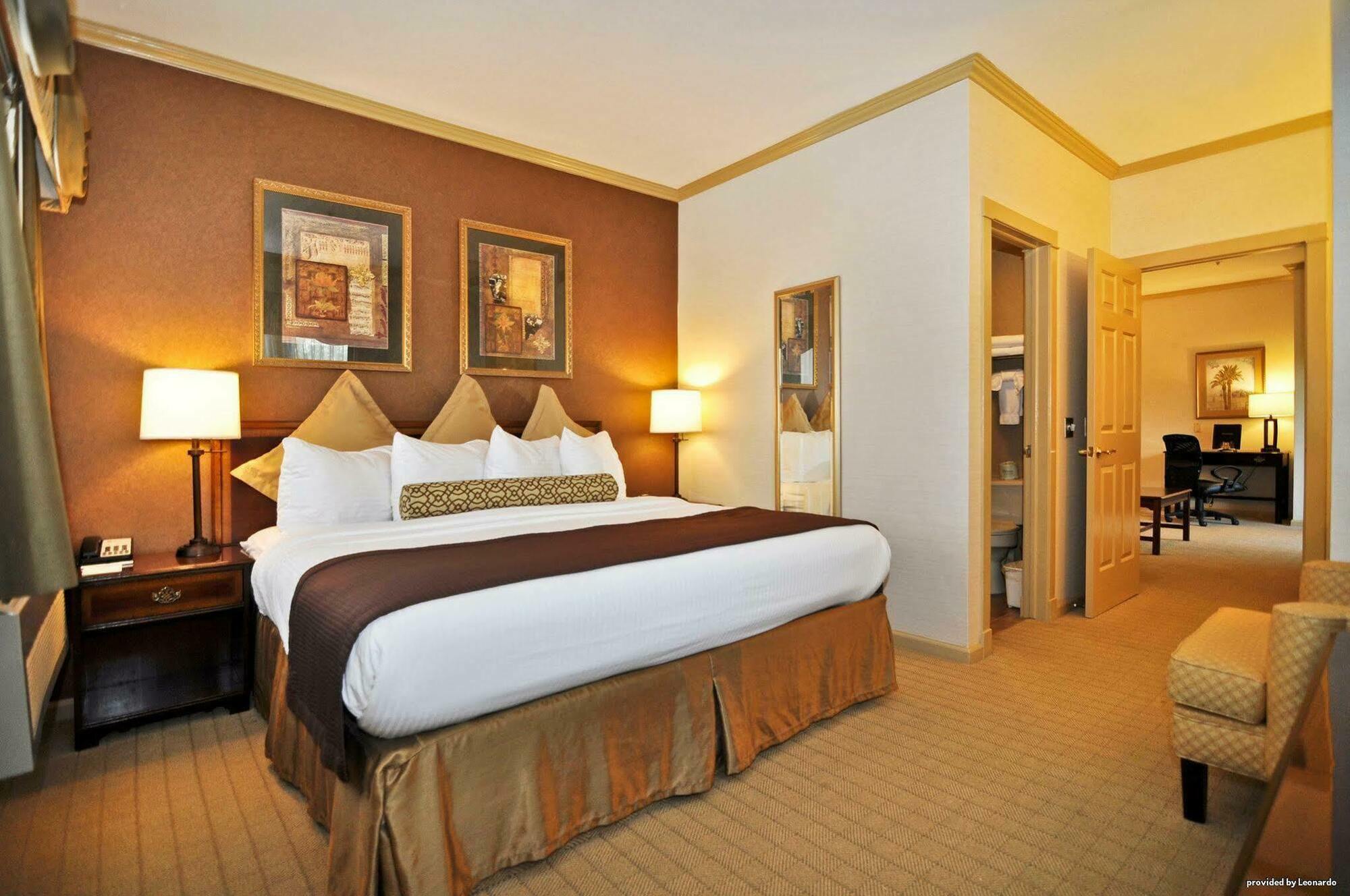 Best Western Plus Palm Court Hotel Davis Exteriér fotografie