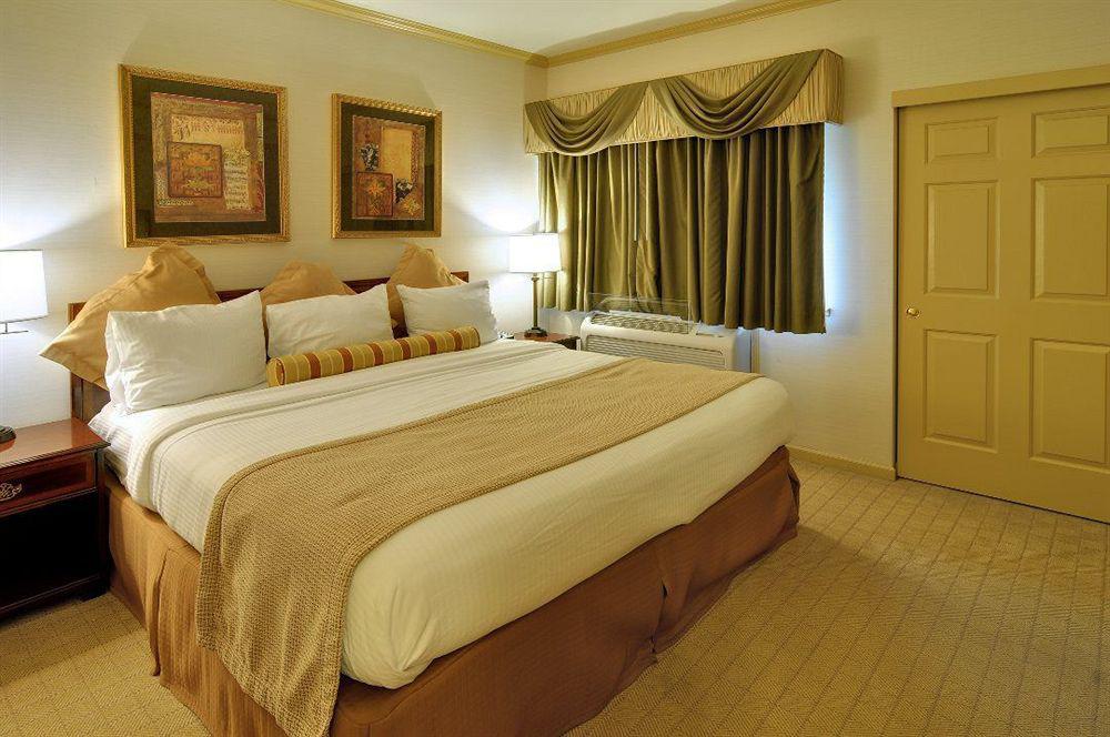 Best Western Plus Palm Court Hotel Davis Exteriér fotografie